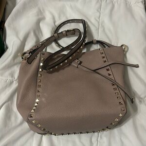 Valentino Rockstud Messenger